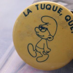 Vintage mini Macaron PinBack Québec Canada La tuque, QUÉ Smurf Schtroumpf